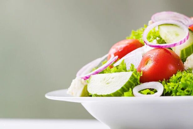 Salads made from vegetables or fruits have a positive effect on men's potential